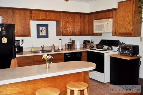 520 Hickory Knl, Deep Gap, NC 28618 photo 45