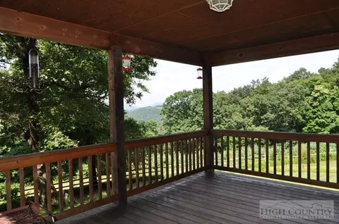 520 Hickory Knl, Deep Gap, NC 28618 photo 11