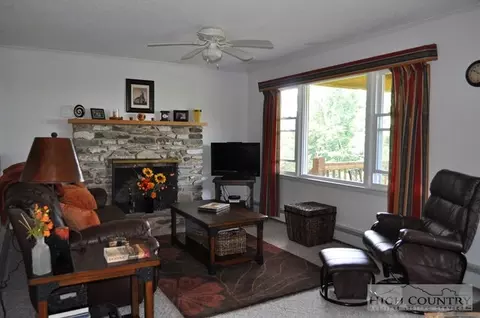 520 Hickory Knl, Deep Gap, NC 28618 photo 12