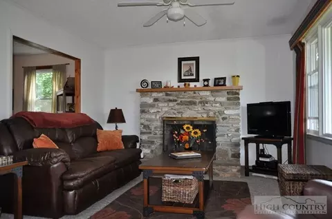 520 Hickory Knl, Deep Gap, NC 28618 photo 14