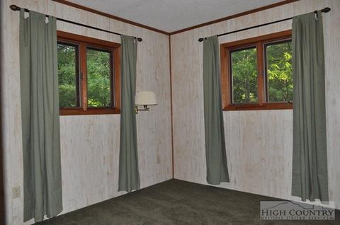 142 Sunny Ln, Deep Gap, NC 28618 photo 10