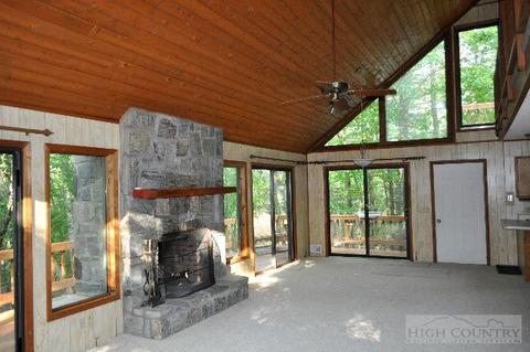 142 Sunny Ln, Deep Gap, NC 28618 photo 4