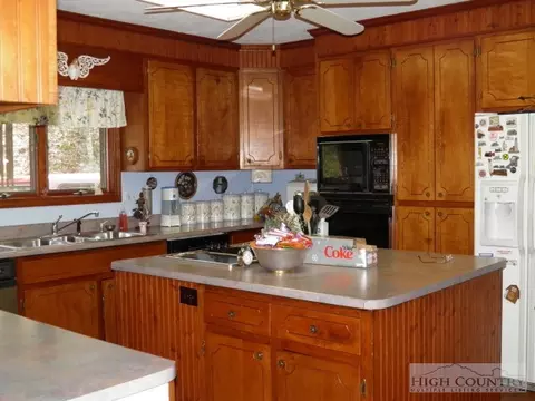 642 Eagle Dr, Boone, NC 28607 photo 10