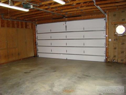 1093 Old Hampton Rd, Boone, NC 28607 photo 4