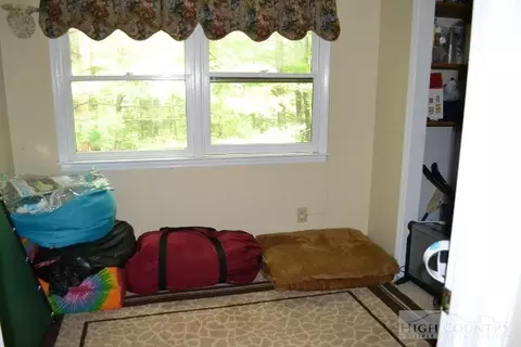 208 Saddle Ln, Deep Gap, NC 28618 photo 6