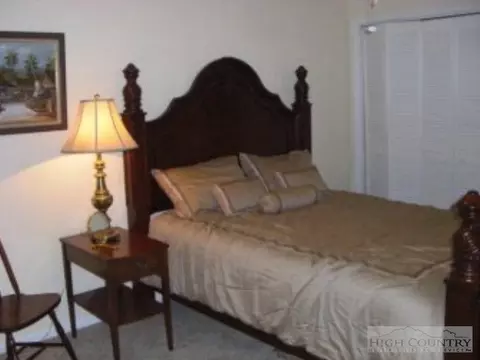 208 Saddle Ln, Deep Gap, NC 28618 photo 5