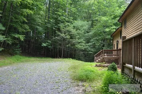 208 Saddle Ln, Deep Gap, NC 28618 photo 18
