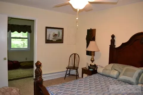 208 Saddle Ln, Deep Gap, NC 28618 photo 4