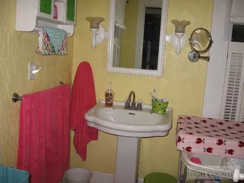 408 Bee Tree, Lansing, NC 28643 photo 9