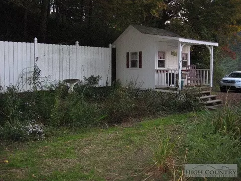 408 Bee Tree, Lansing, NC 28643 photo 2