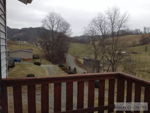 162 Jacks Rd, Vilas, NC 28692 photo 2