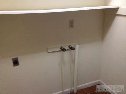 162 Jacks Rd, Vilas, NC 28692 photo 3