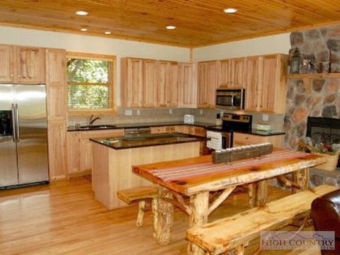 1015 Devils Lake Dr, Seven Devils, NC 28604 photo 15