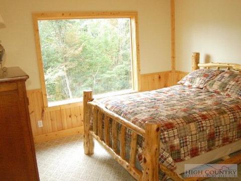 1015 Devils Lake Dr, Seven Devils, NC 28604 photo 5