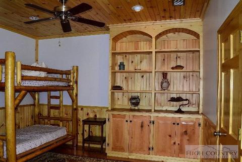 1015 Devils Lake Dr, Seven Devils, NC 28604 photo 6