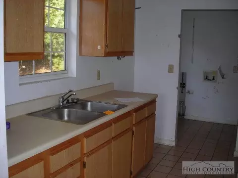 3655 Wildcat Rd, Deep Gap, NC 28618 photo 11