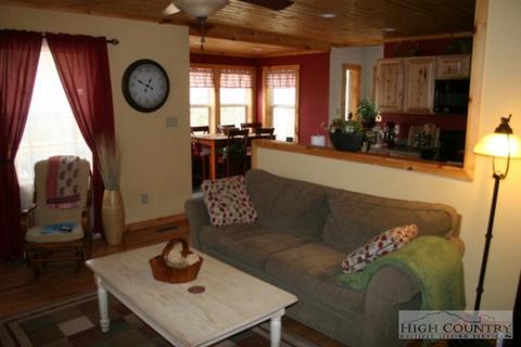 860 Benjamin Dr, Boone, NC 28607 photo 4