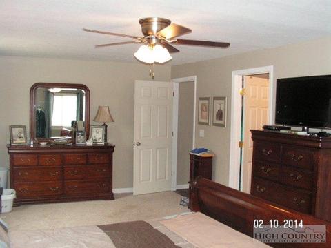 177 Wildcat Rd, Deep Gap, NC 28618 photo 4