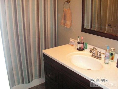 177 Wildcat Rd, Deep Gap, NC 28618 photo 5