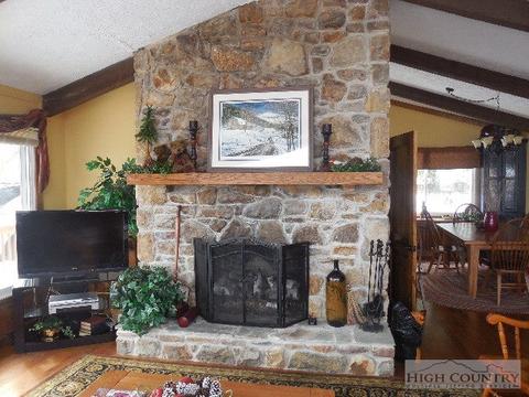 749 Skiview Rd, Seven Devils, NC 28604 photo 25