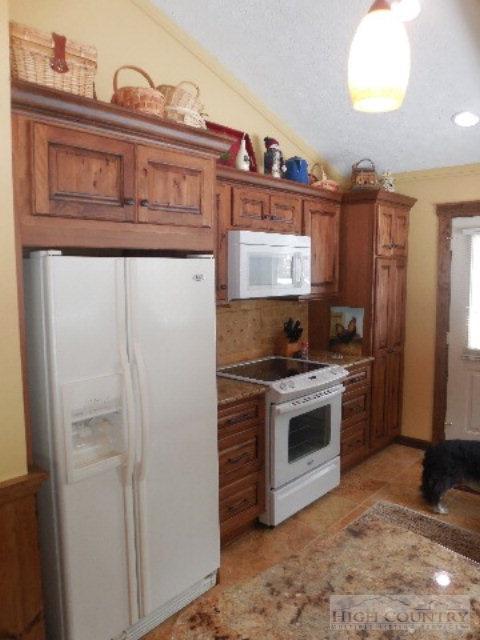 749 Skiview Rd, Seven Devils, NC 28604 photo 13