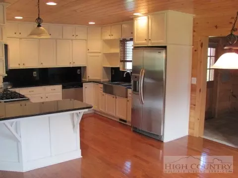 160 Apache Ln, Boone, NC 28607 photo 17