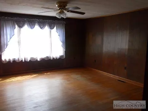 2378 Smithey Rd, Crumpler, NC 28617 photo 6