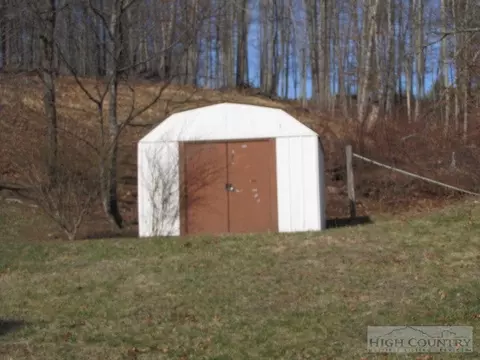 256 Clifton Rd, Crumpler, NC 28617 photo 13
