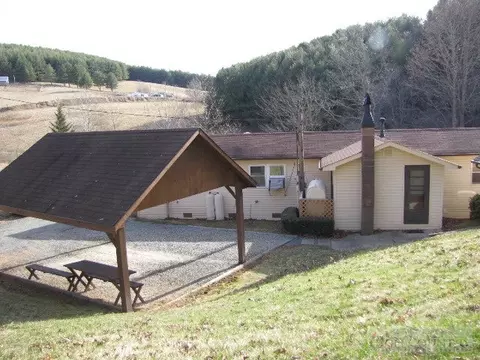 256 Clifton Rd, Crumpler, NC 28617 photo 3