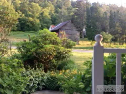 407 Old Hampton Rd, Boone, NC 28607 photo 8