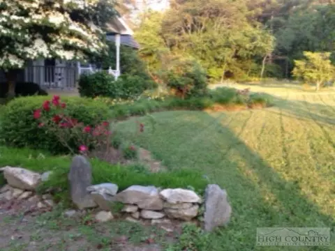 407 Old Hampton Rd, Boone, NC 28607 photo 10