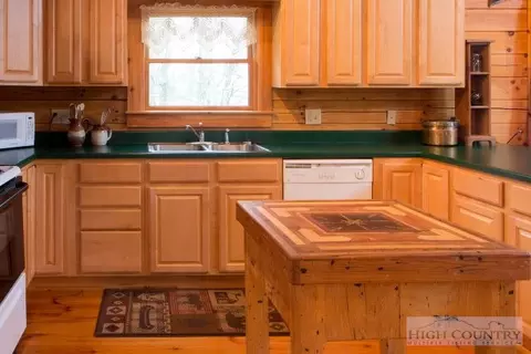 198 Roaring Rdg, Deep Gap, NC 28618 photo 17