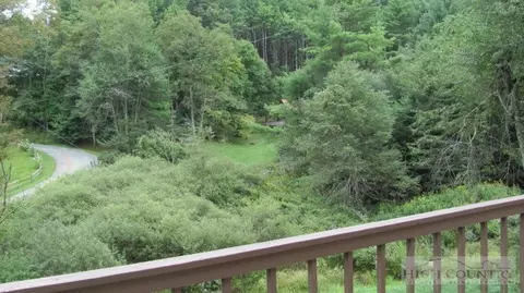 225 Tarleton Cir, Boone, NC 28607 photo 3