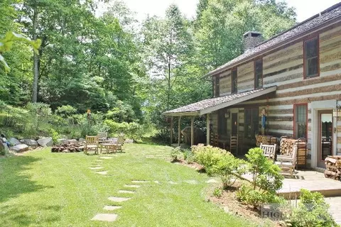 177 Tomahawk Dr, Todd, NC 28684 photo 2