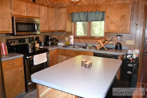 180 Twisting Trl, Deep Gap, NC 28618 photo 10