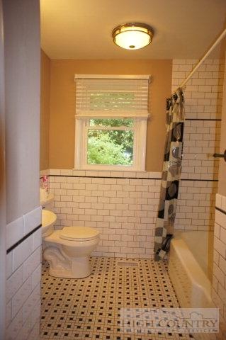 136 Crest Dr, Boone, NC 28607 photo 7