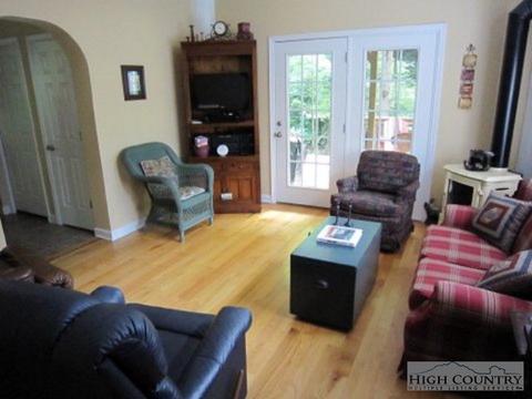 6887 Elk Creek Rd, Deep Gap, NC 28618 photo 3