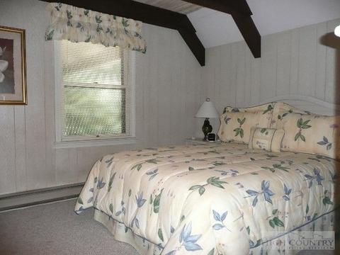176 Walnut, Boone, NC 28607 photo 3