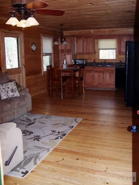 828 Tarleton Cir, Boone, NC 28607 photo 9