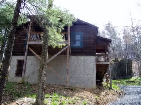 828 Tarleton Cir, Boone, NC 28607 photo 3