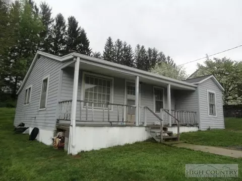 118 Maple St, Jefferson, NC 28640 photo 1
