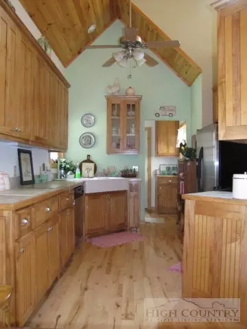 537 Bent River Dr, Lansing, NC 28643 photo 17
