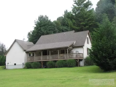 537 Bent River Dr, Lansing, NC 28643 photo 2