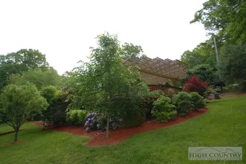 436 Rustic Rd, West Jefferson, NC 28694 photo 23