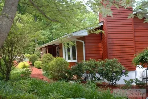 436 Rustic Rd, West Jefferson, NC 28694 photo 2