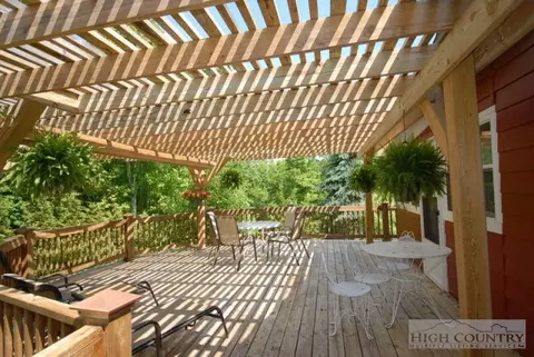 436 Rustic Rd, West Jefferson, NC 28694 photo 16
