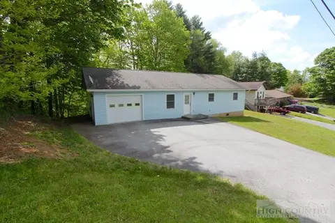 112 Alexander Dr, Boone, NC 28607 photo 2