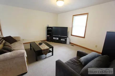 112 Alexander Dr, Boone, NC 28607 photo 3