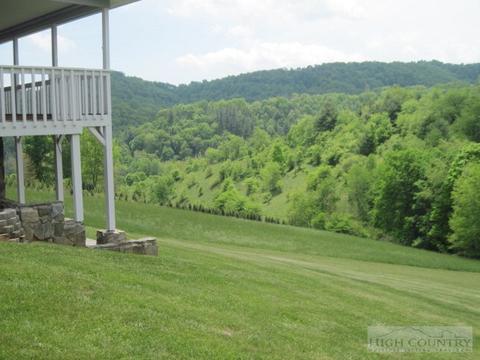 714 Bear Run Rd, Lansing, NC 28643 photo 5