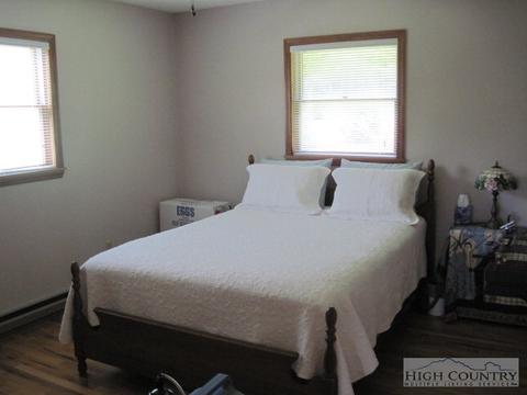 714 Bear Run Rd, Lansing, NC 28643 photo 11